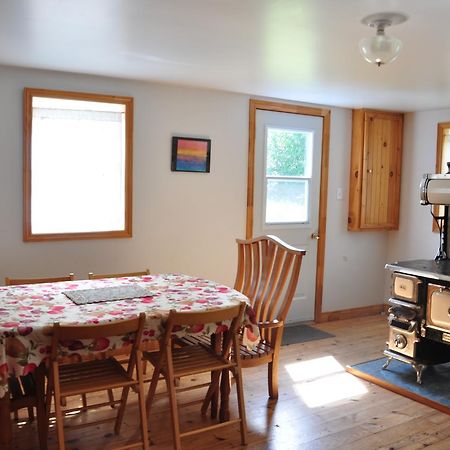 Maison d'hôtes Breton Cove Farmhouse à Indian Brook Extérieur photo