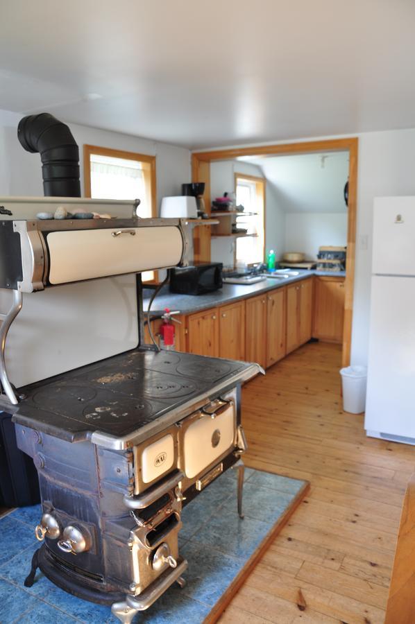 Maison d'hôtes Breton Cove Farmhouse à Indian Brook Extérieur photo